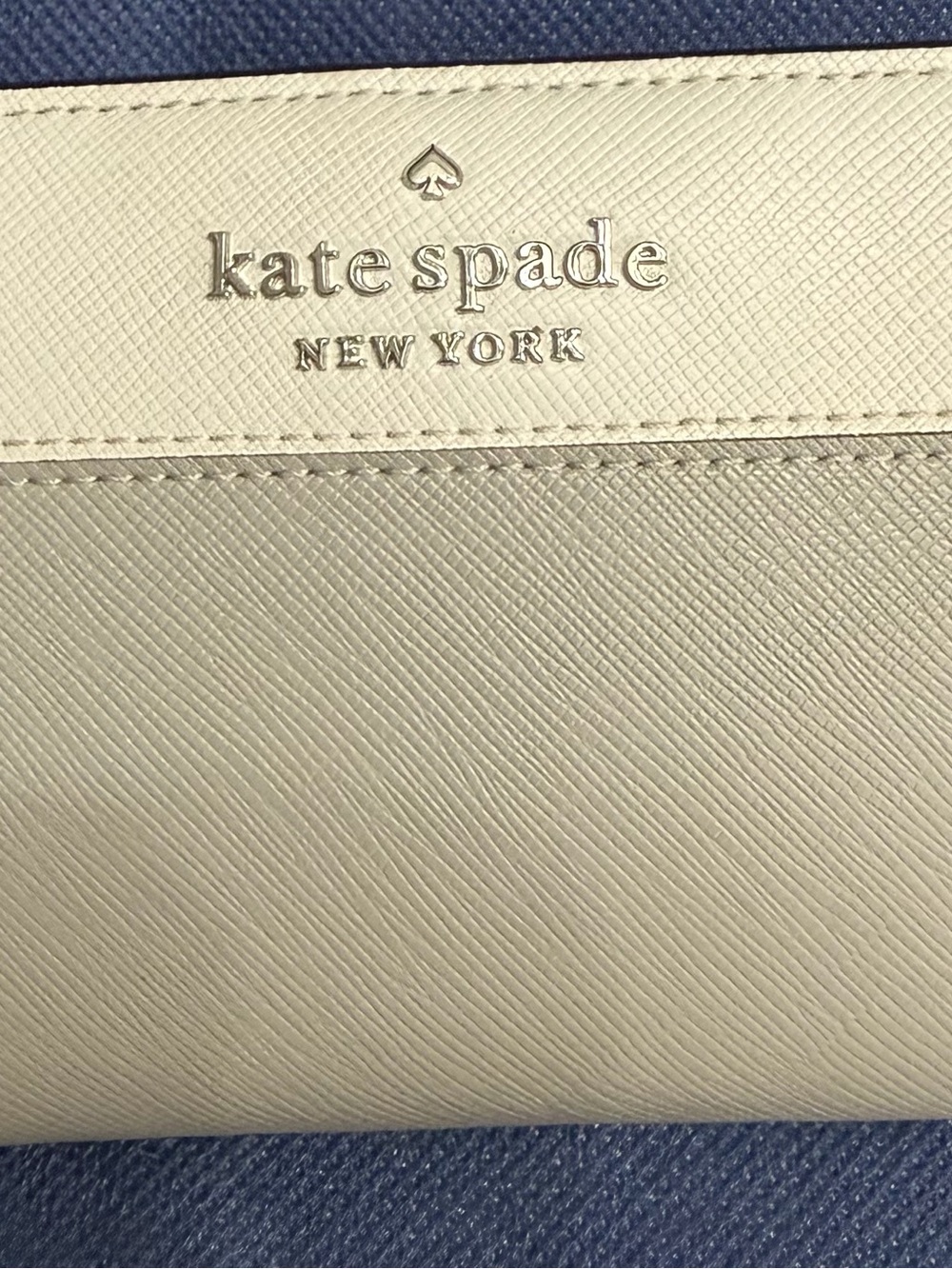 kate spade New York Gray and White Card Wallet